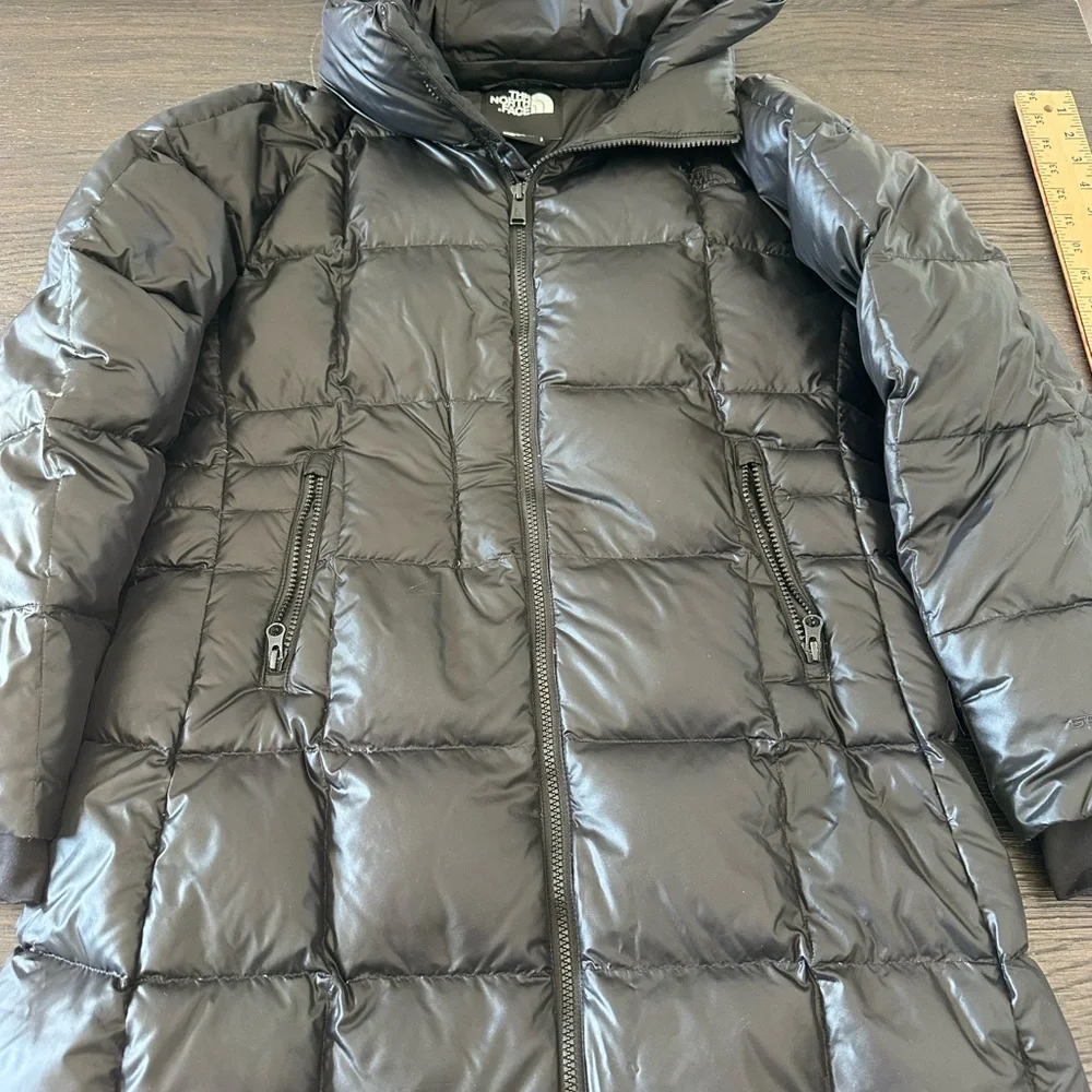 The North Face Women's Black Puffer Jacket - Picture 8 of 9